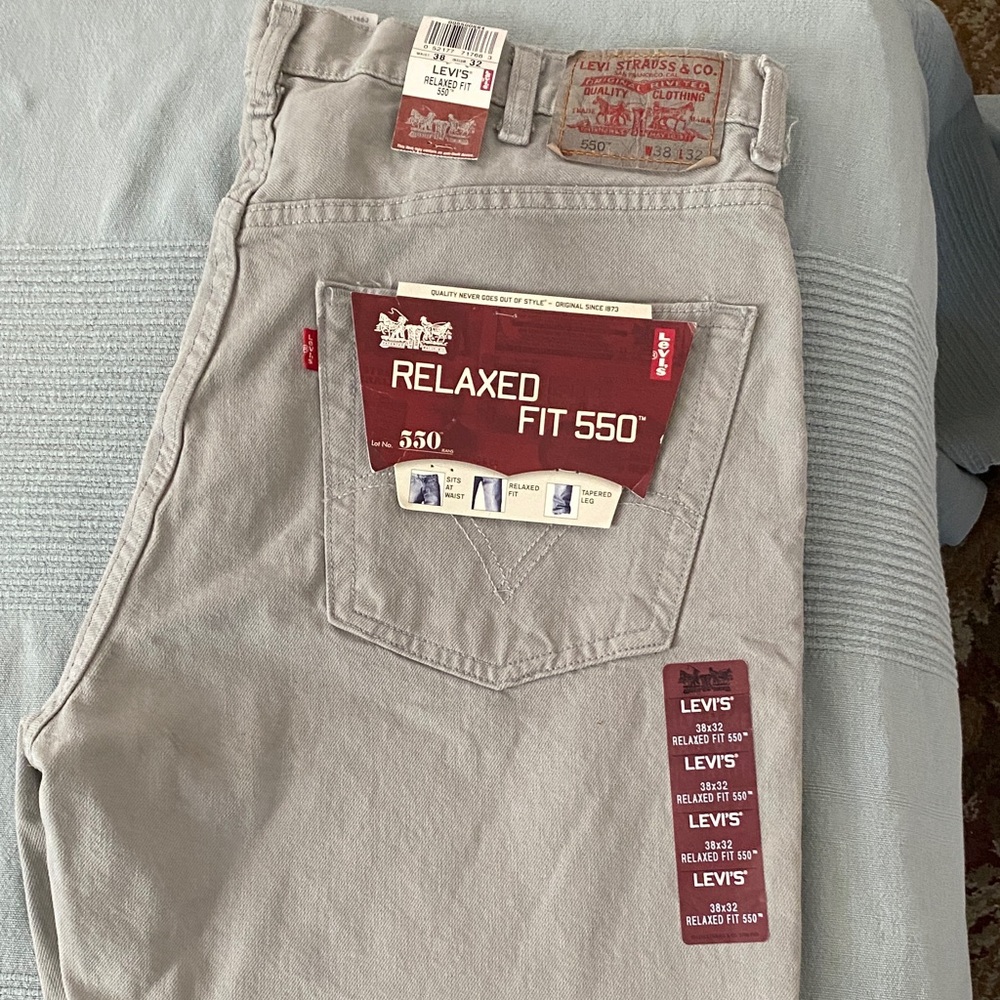 Men’s Levi’s Relaxed Fit 550 in Slate